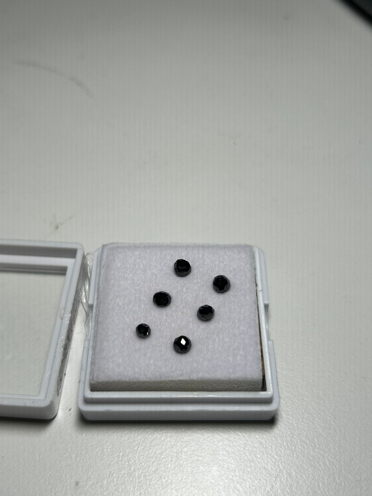 6 Zwarte Diamanten 2,40 ct – Certificaat, Sieraden, Tassen en Uiterlijk, Edelstenen, Ophalen of Verzenden, Zo goed als nieuw