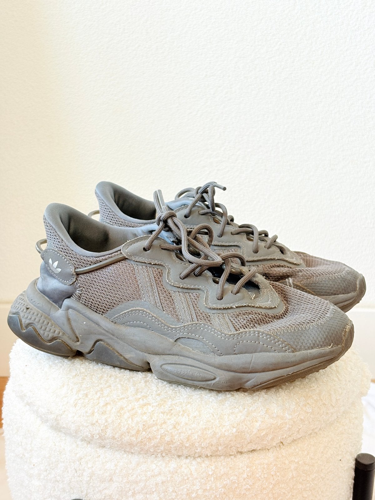 Adidas Ozweego sneakers - Grijs, Kleding | Dames, Schoenen, Verzenden, Sneakers of Gympen, Grijs, Gedragen