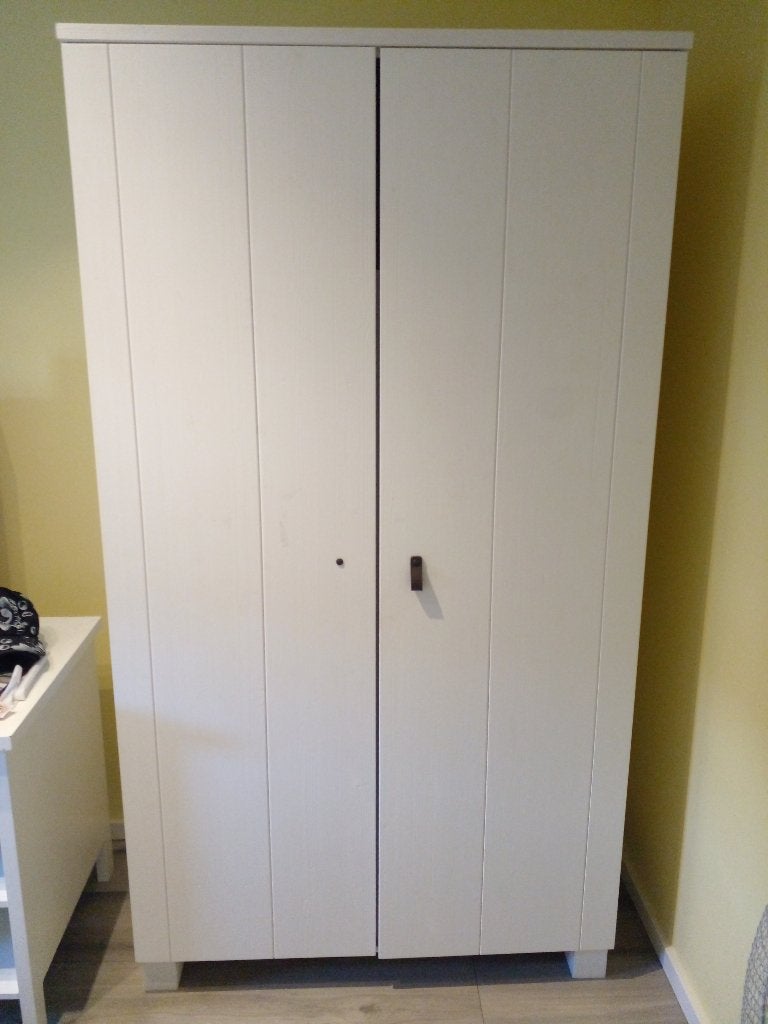 Kledingkast, Ophalen, Met deur(en), 100 tot 150 cm, Zo goed als nieuw