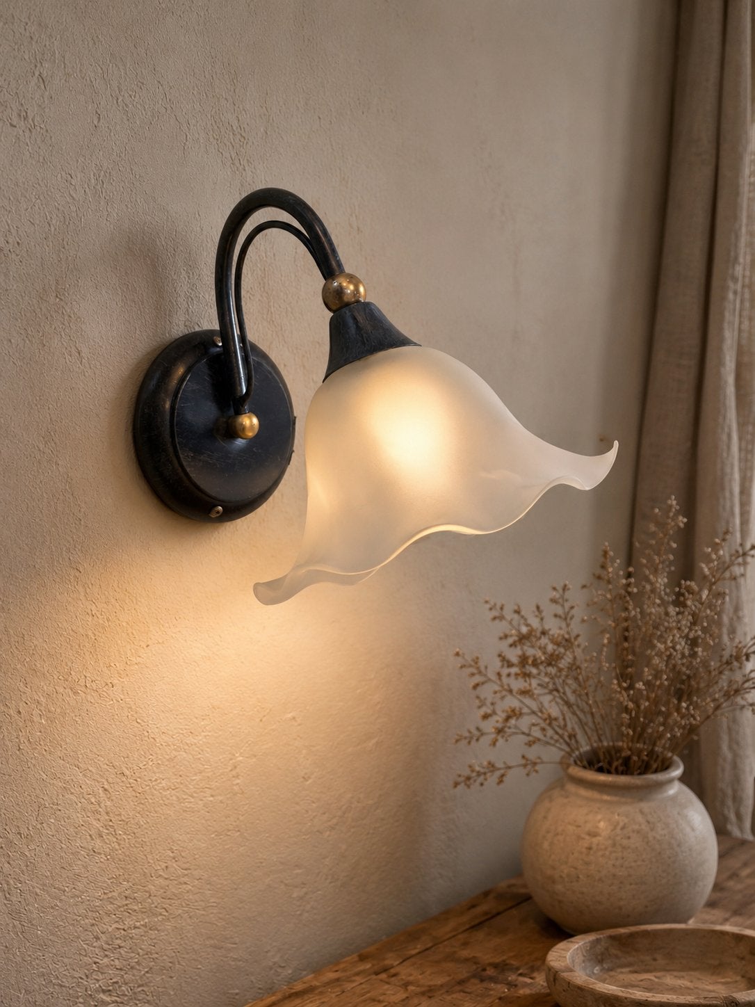 Italiaans vintage wandlampje (tulp/ lelie), Met snoer/stekker, Ophalen of Verzenden, Glas, Overige merken