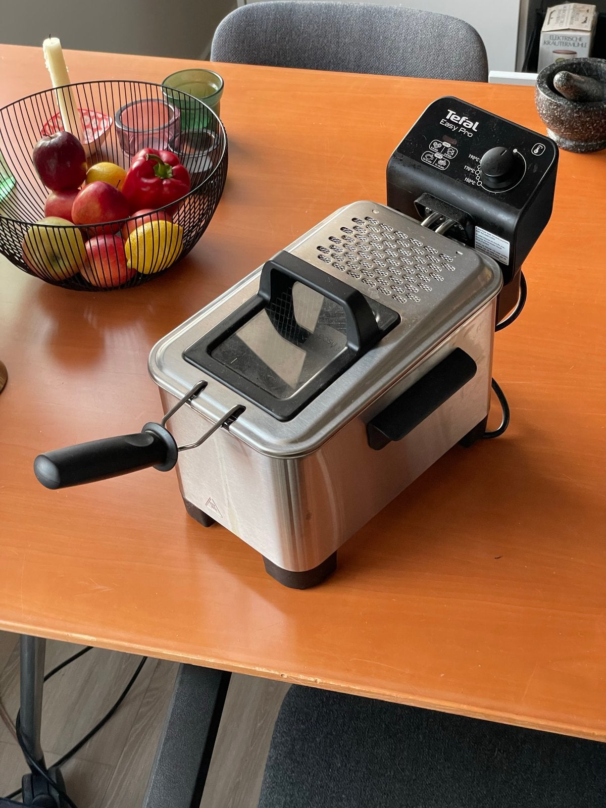 Tefal Easy Pro Friteuse - Zo goed als nieuw, 2 tot 3 liter, Ophalen of Verzenden, Zo goed als nieuw, Uitneembare binnenpan