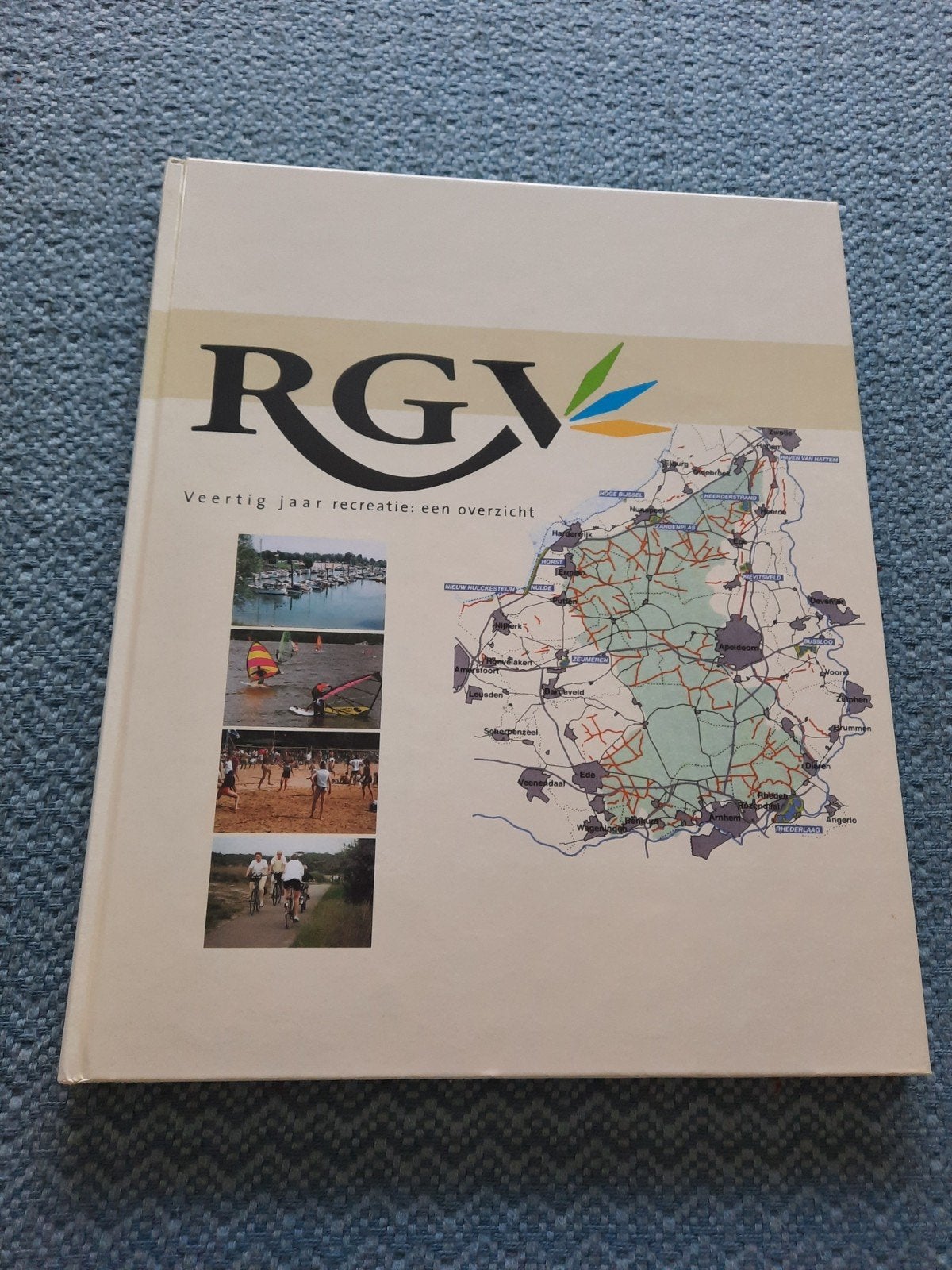 RGV: Veertig jaar recreatie - hardcover, in nieuwstaat, Ophalen of Verzenden