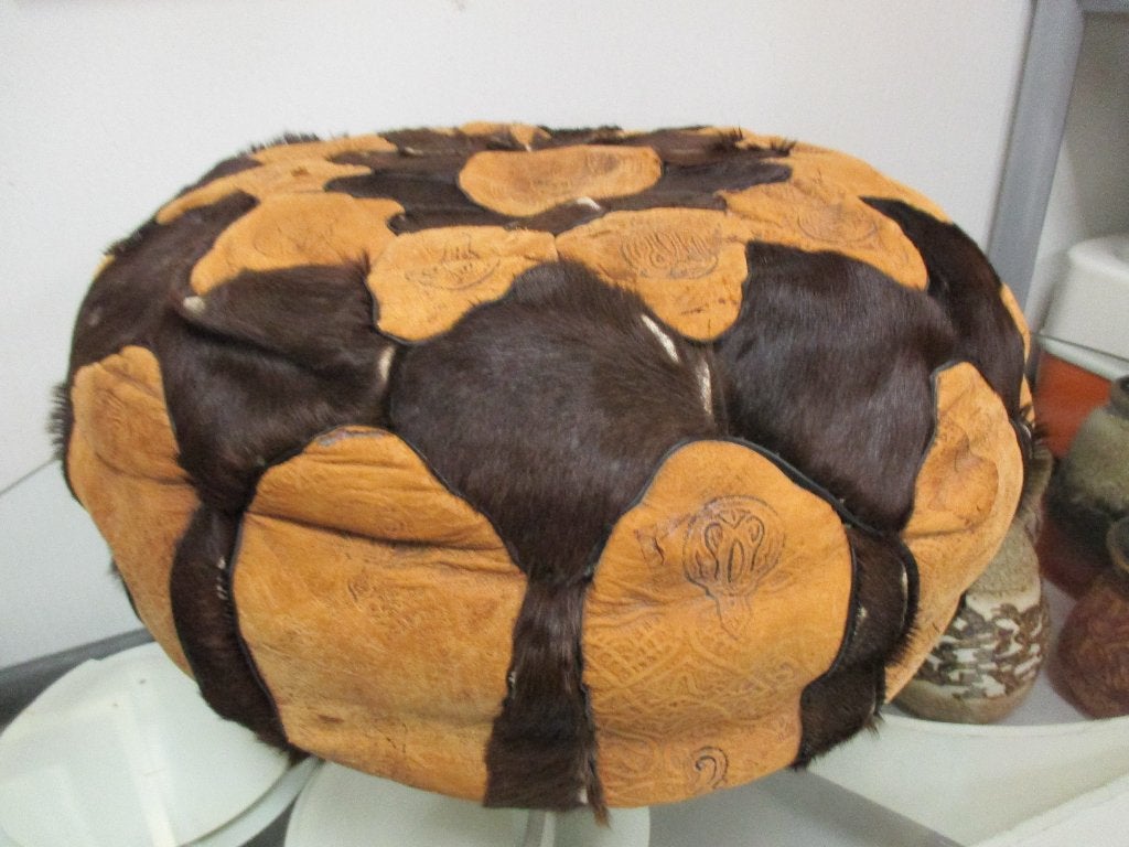 Leren poef vacht koeienhuid retro design 60 x 25 cm jaren 70, Gebruikt, ?, Leer, 50 tot 75 cm