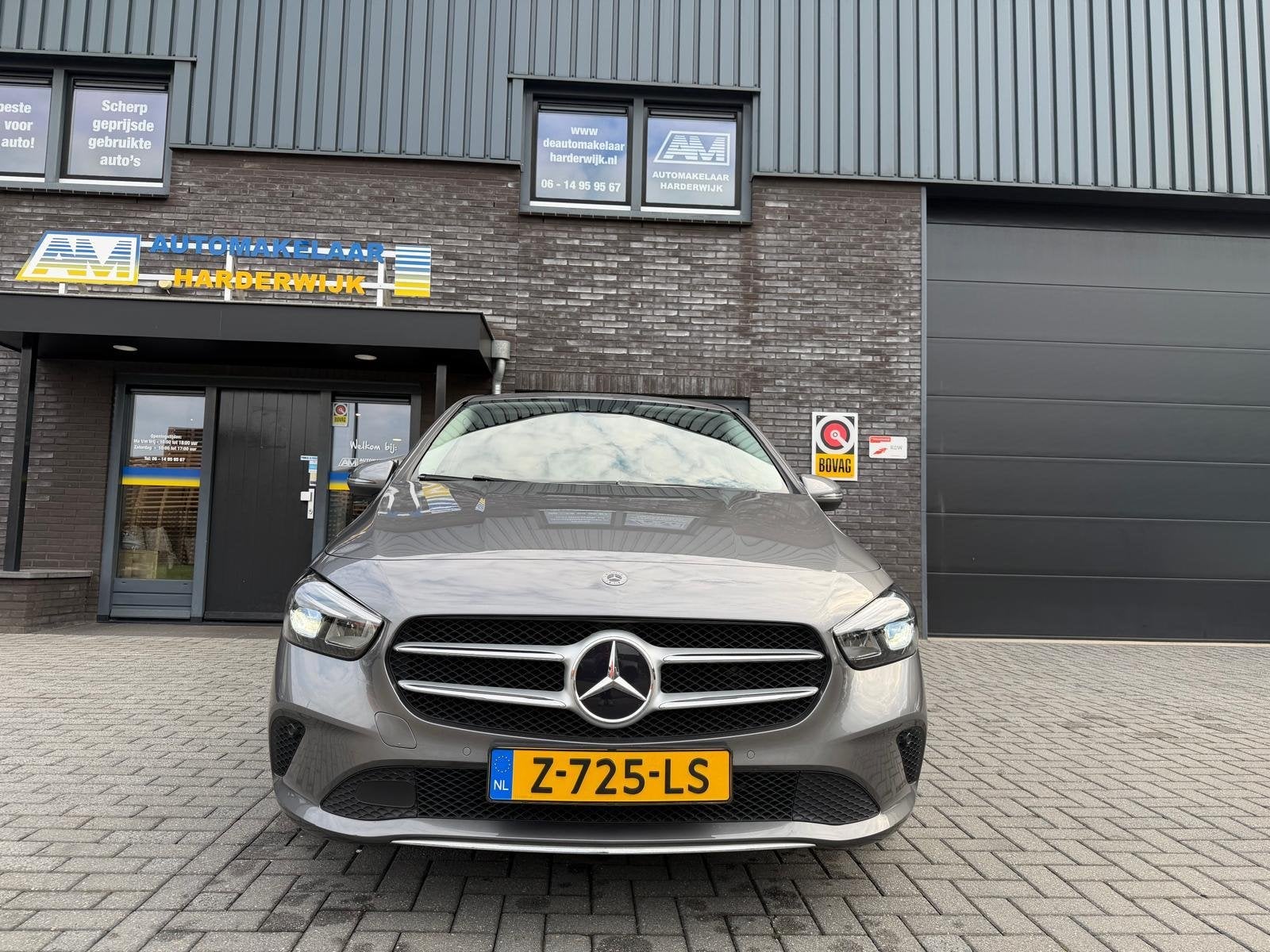 Mercedes-Benz B-klasse 180 Business Solution AMG | 1E EIGENA, Auto's, 136 pk, Gebruikt, 4 cilinders, 700 kg