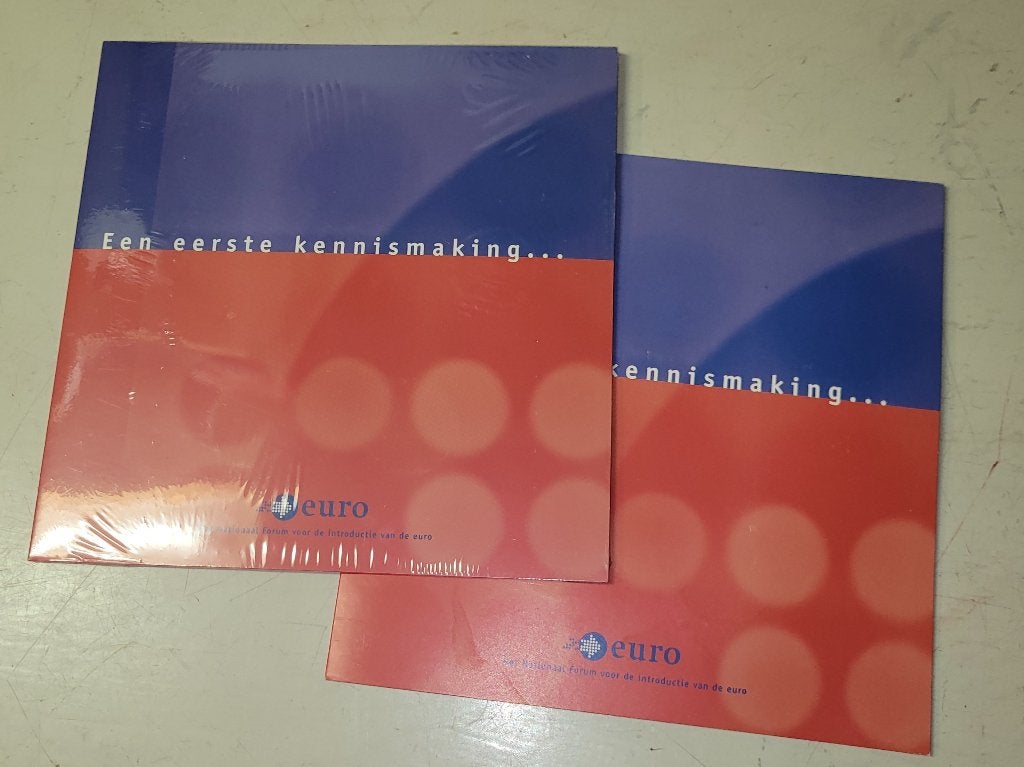 2 eurokits - Zalmkits - 2001 - 1 geseald + 1 geopend, Ophalen of Verzenden, Overige landen, 2 euro, Setje