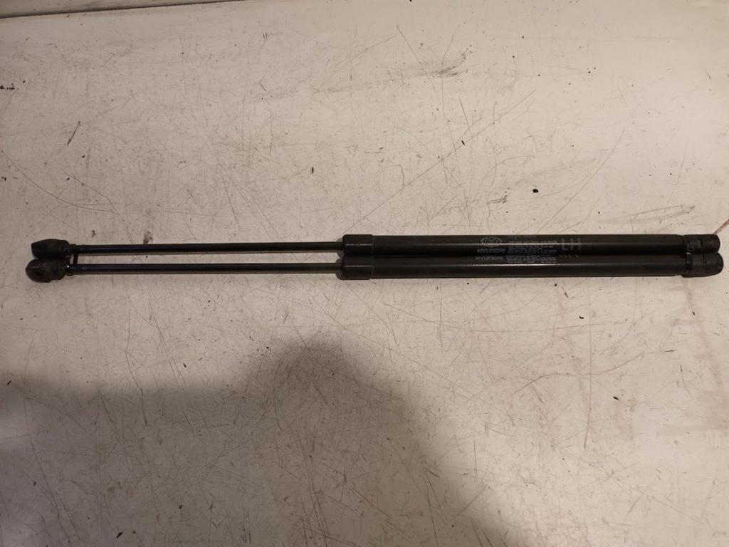 Gasdrukveerset achter Hyundai i30, Auto-onderdelen, Onderdelen@venauto.nl, Van der Ven Autorecycling B.V., Gebruikt, Ettenseweg 76, 4706 PB Roosendaal, The Netherlands