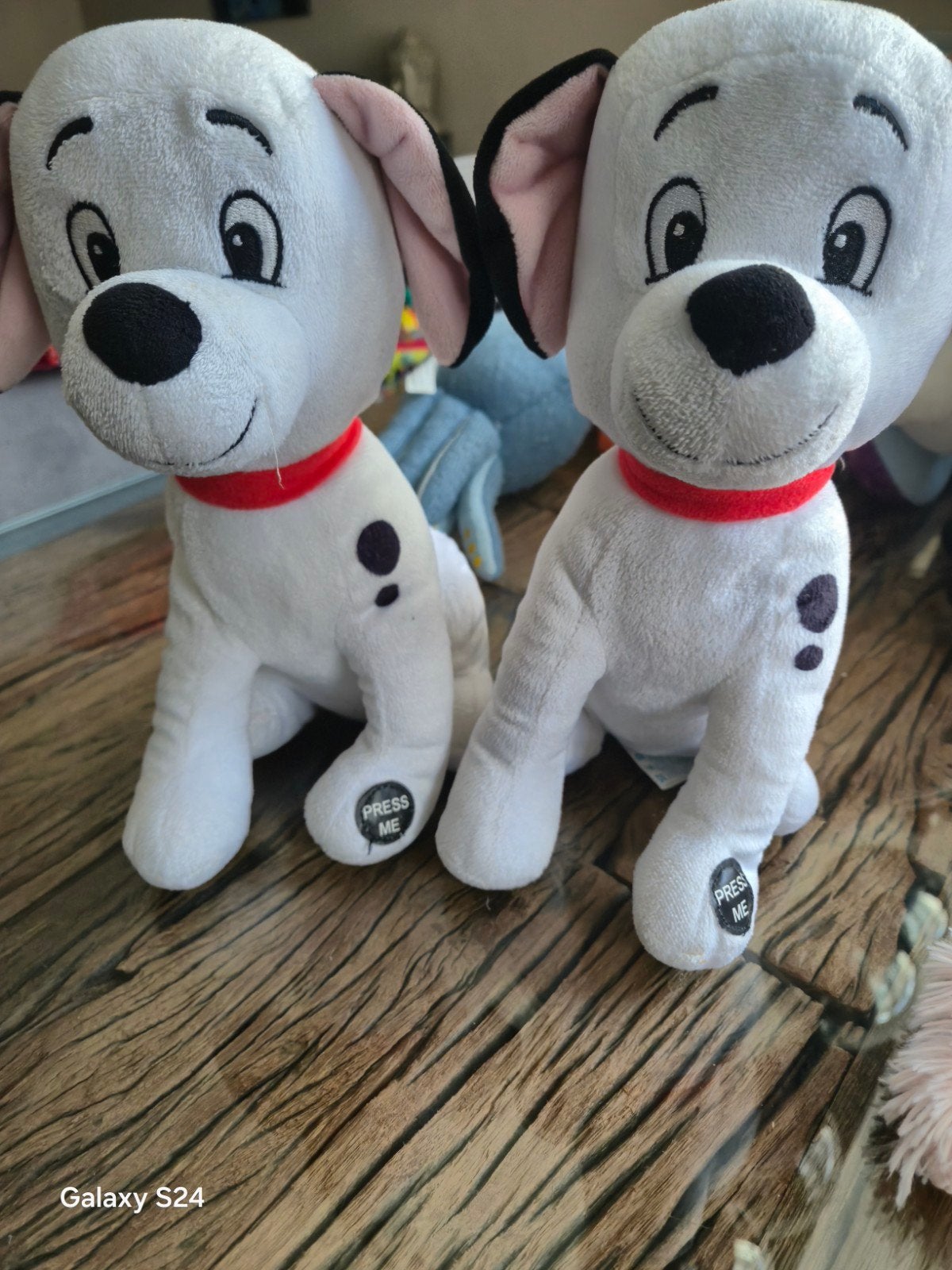 2x Disney 101 Dalmatiërs Knuffels met Geluid, Disney, Zo goed als nieuw, Middelgroot (20 tot 80 cm), Wit