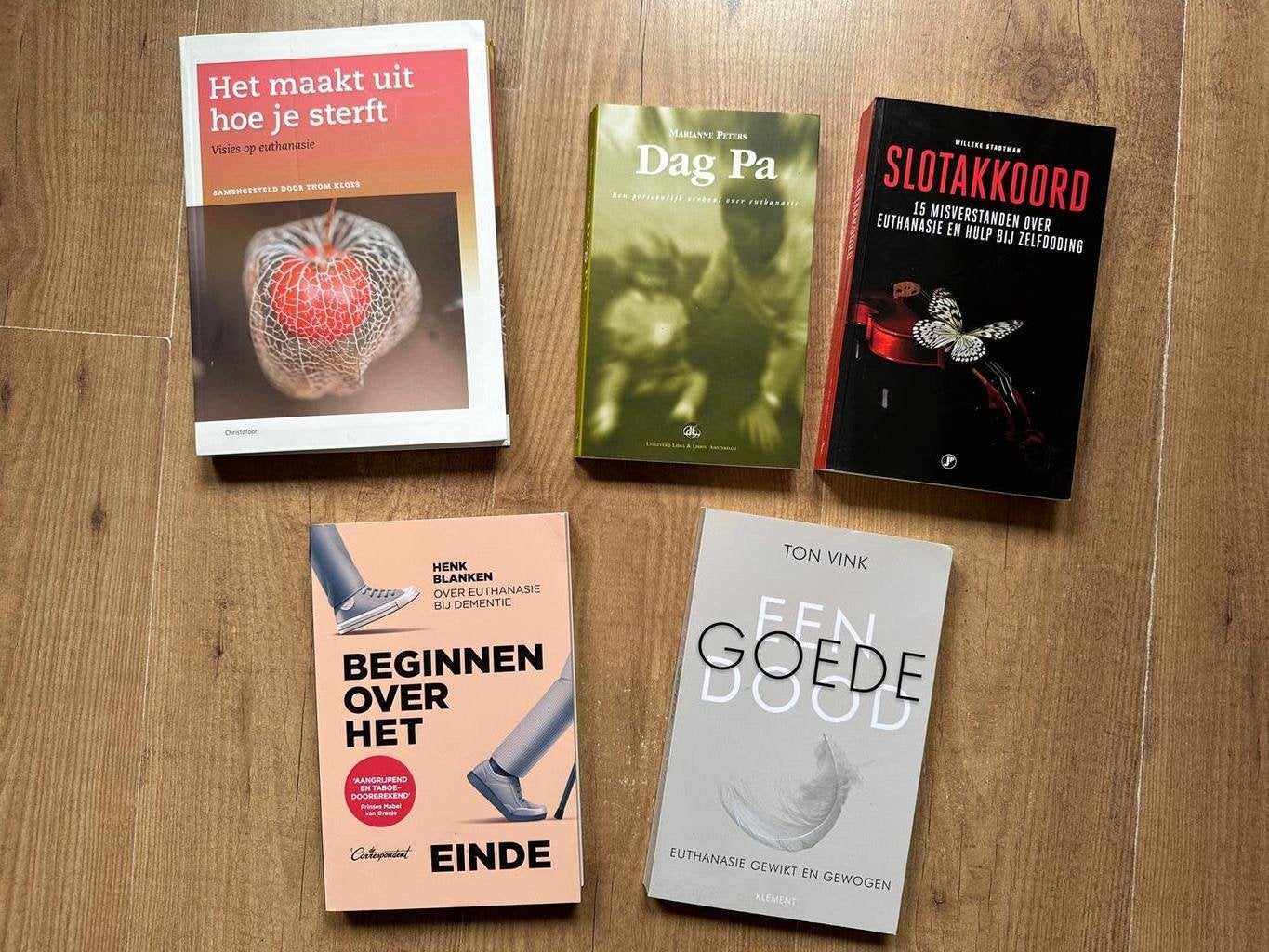 Boeken over euthanasie en het levenseinde (5 stuks), Ophalen of Verzenden, Zo goed als nieuw, Nederland