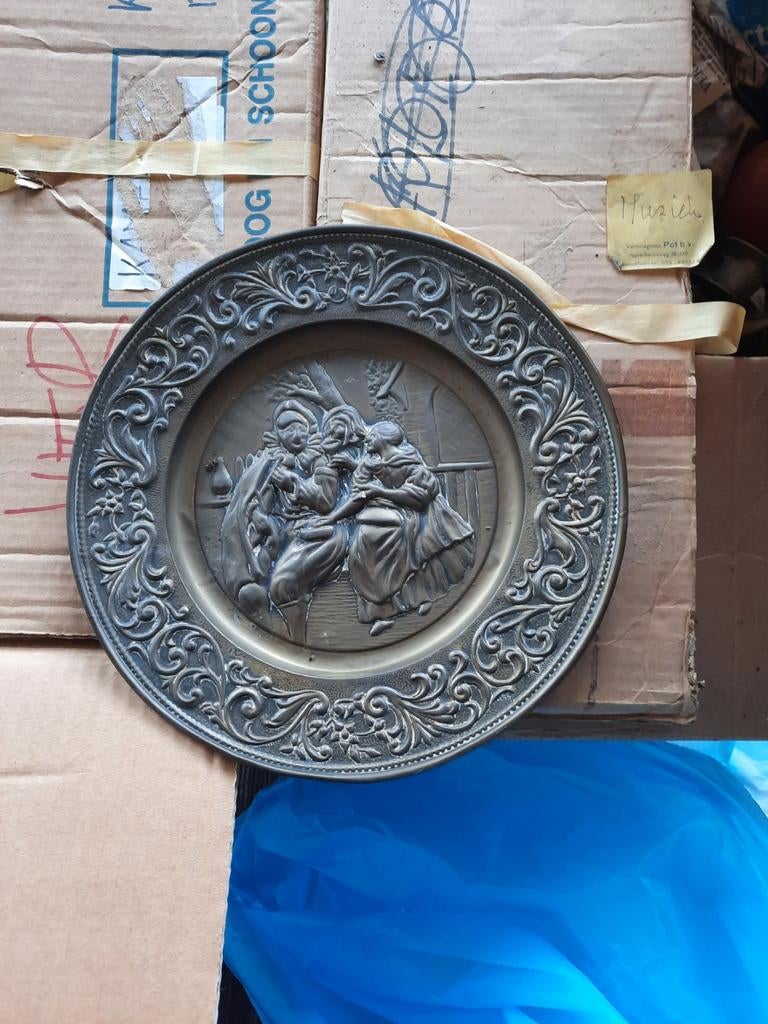 Antiek messing bordje met reliëf, Antiek en Kunst, Ophalen