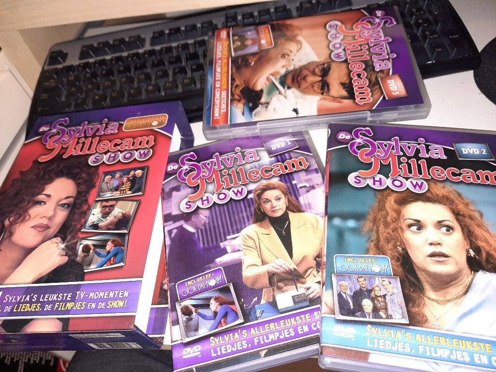 3 DVD Sylvia Millecam Show - Deel 1, Alle leeftijden, Ophalen, Zo goed als nieuw, Tv-programma of Sketches