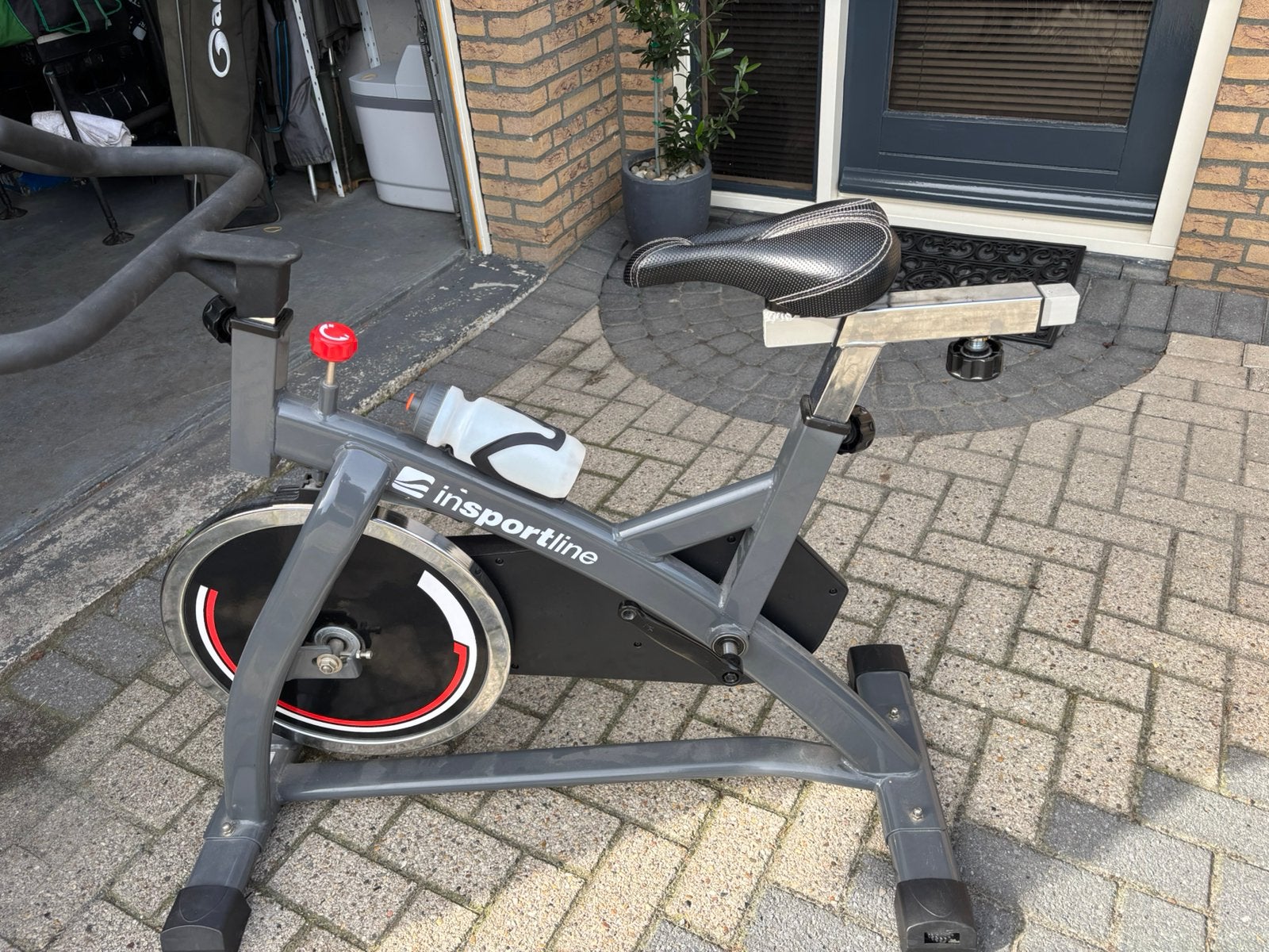 Zwart/rood/grijs, Ophalen, Zo goed als nieuw, Hometrainer