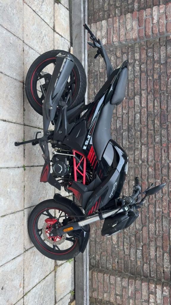 Schakel brommer 50cc (Killerbee F51), Fietsen en Brommers, Brommers | Crossbrommers, Gebruikt, Overige merken, Ophalen