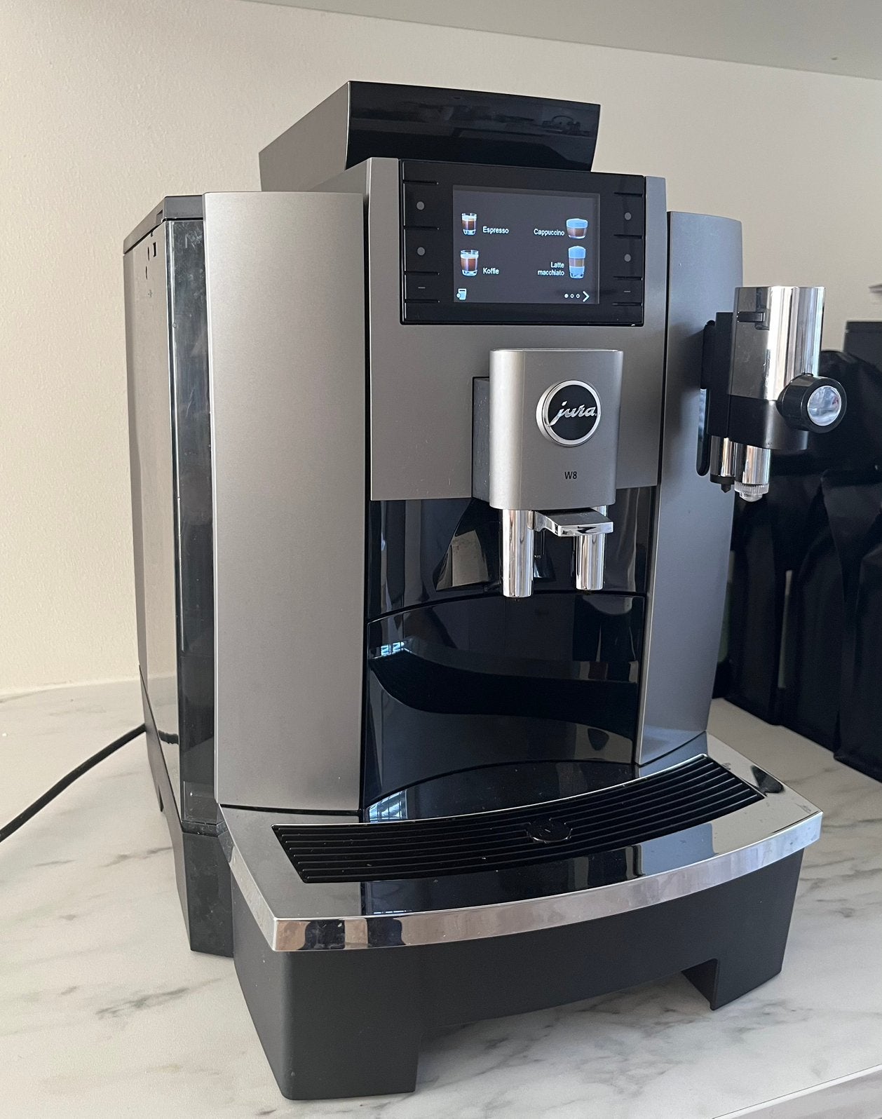 Foto 2 van Jura W8 koffiemachine