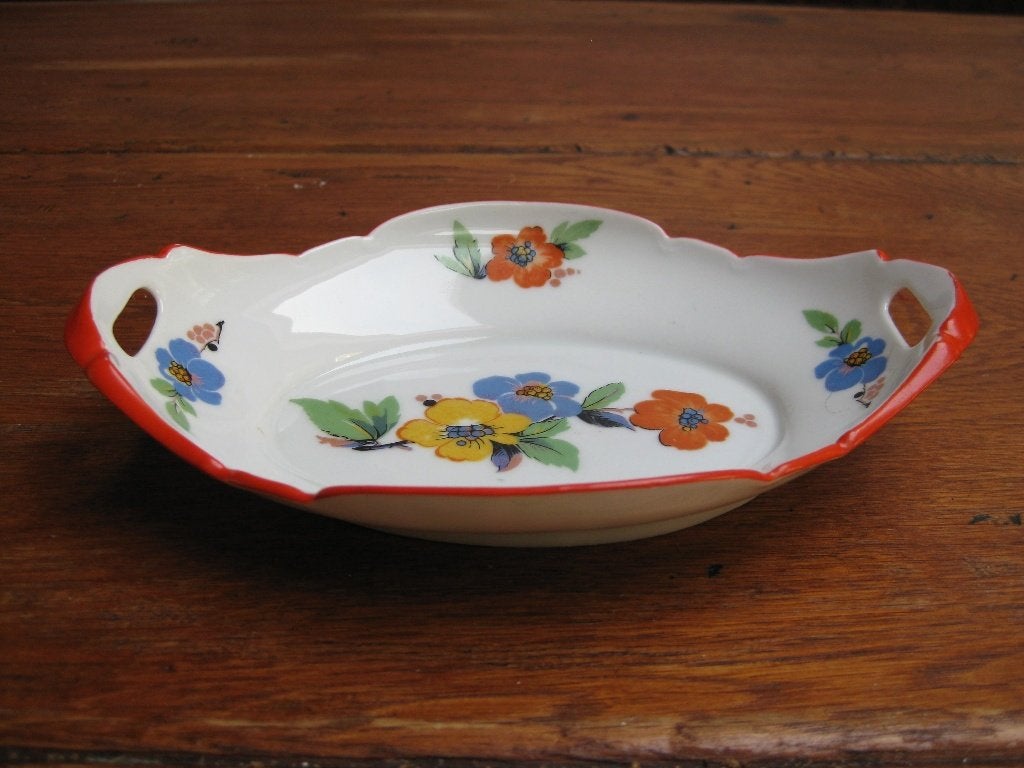 Fleurig art deco serveerschaaltje, Victoria China, Ophalen of Verzenden