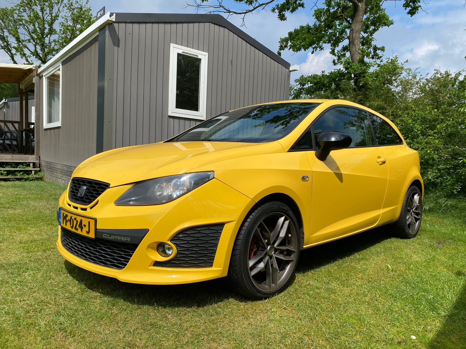Seat Ibiza 1.4 TSI 132KW Cupra AUT 2012 Geel, Stof, Zwart, 4 cilinders, 179 pk