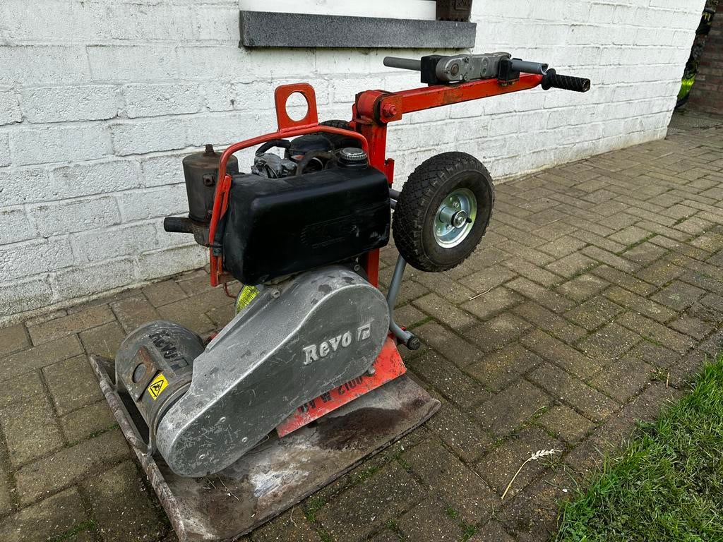 Te huur zware Revo Diesel Trilplaat, Ophalen, Dieselmotor