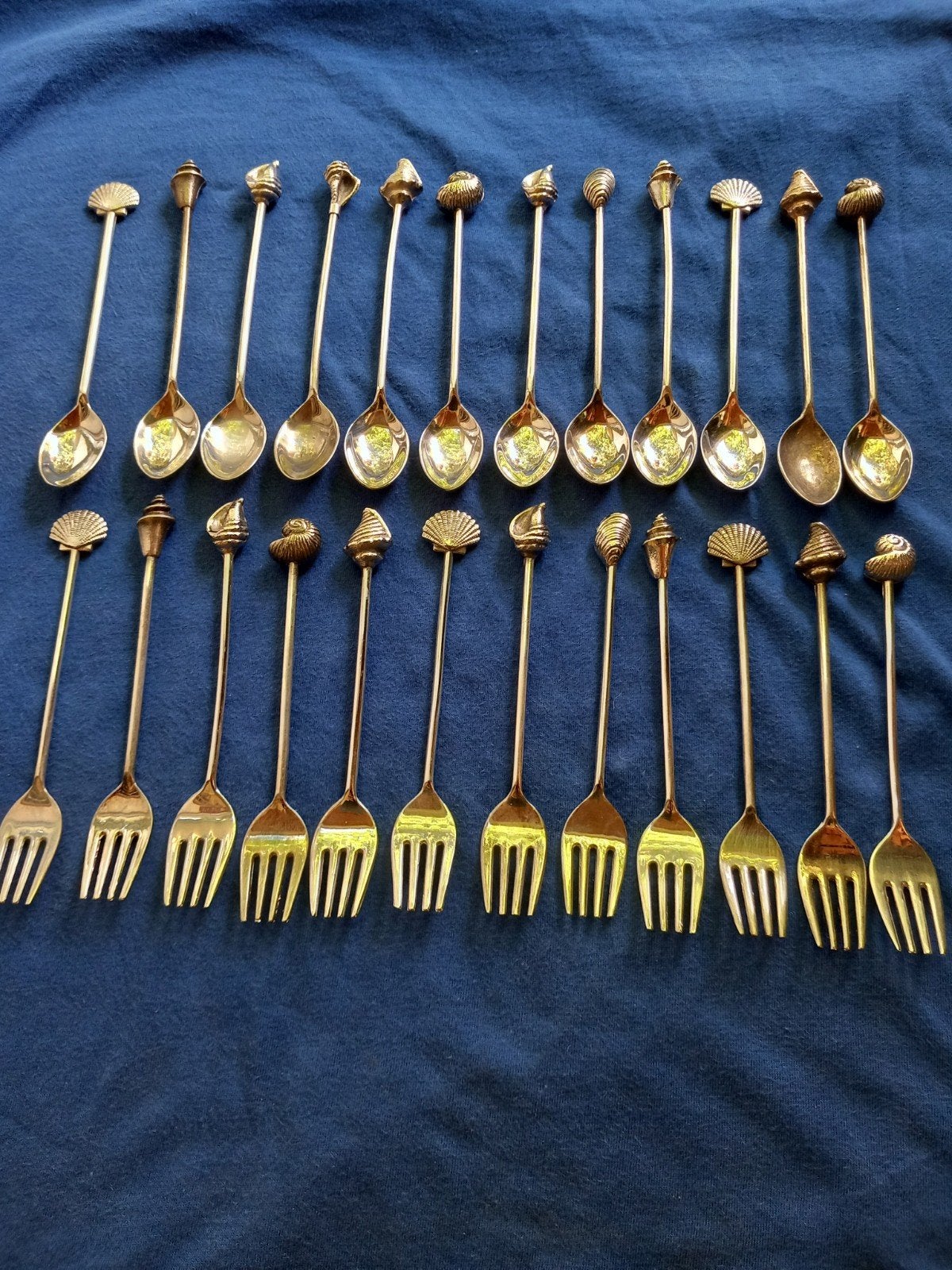 24 delige set vorkjes en lepeltjes schelpen, Antiek en Kunst, Antiek | Bestek, Ophalen of Verzenden