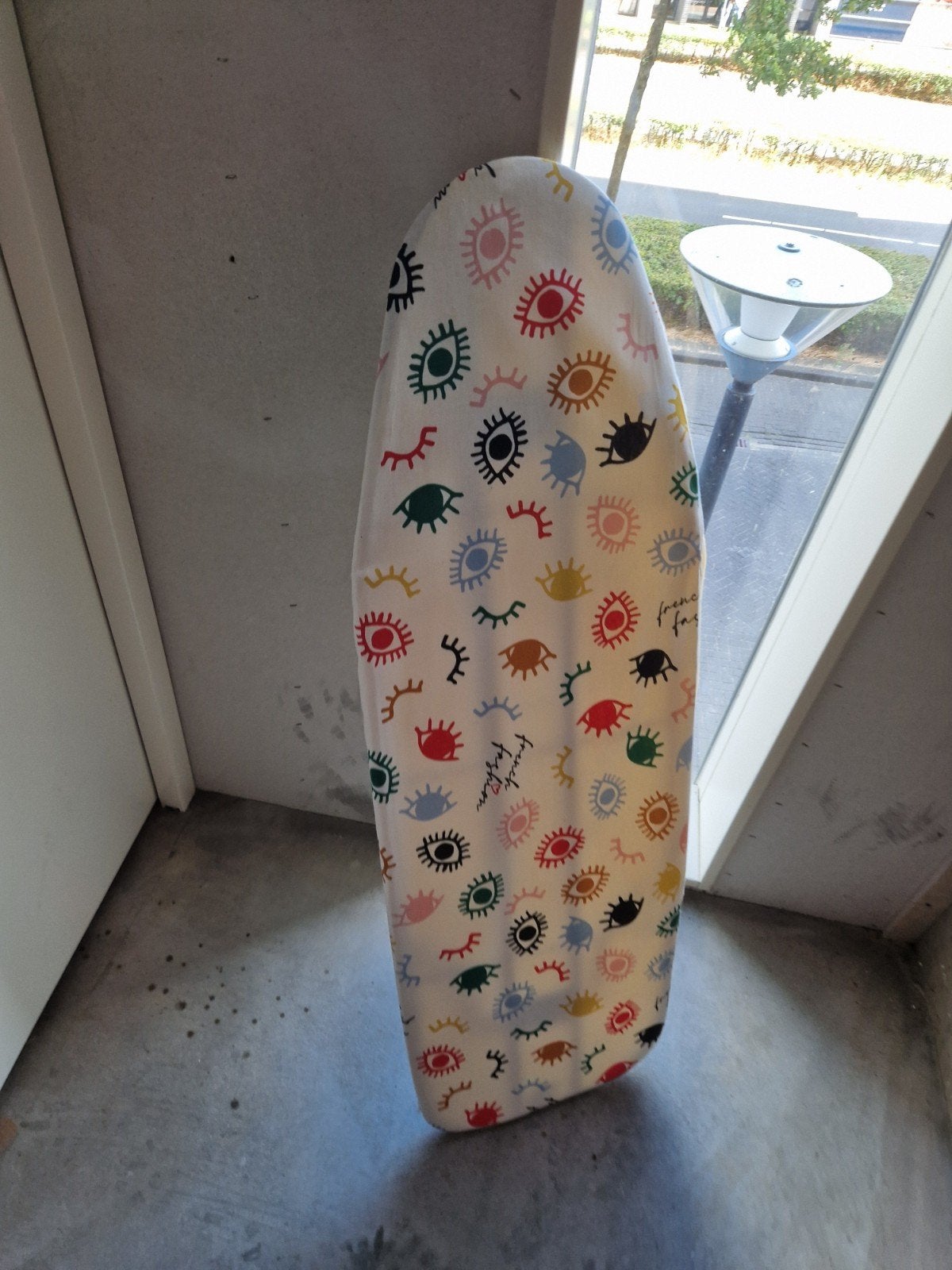Tafelstrijkplank met vrolijk ogenpatroon, Witgoed en Apparatuur, Strijkijzers en Strijkplanken, Ophalen, Zo goed als nieuw