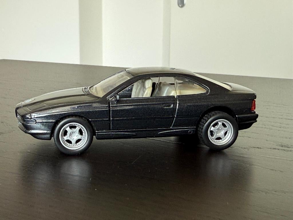 Maisto BMW 850 CSI, Hobby en Vrije tijd, Modelauto's | 1:43, Ophalen of Verzenden, Auto, Overige merken