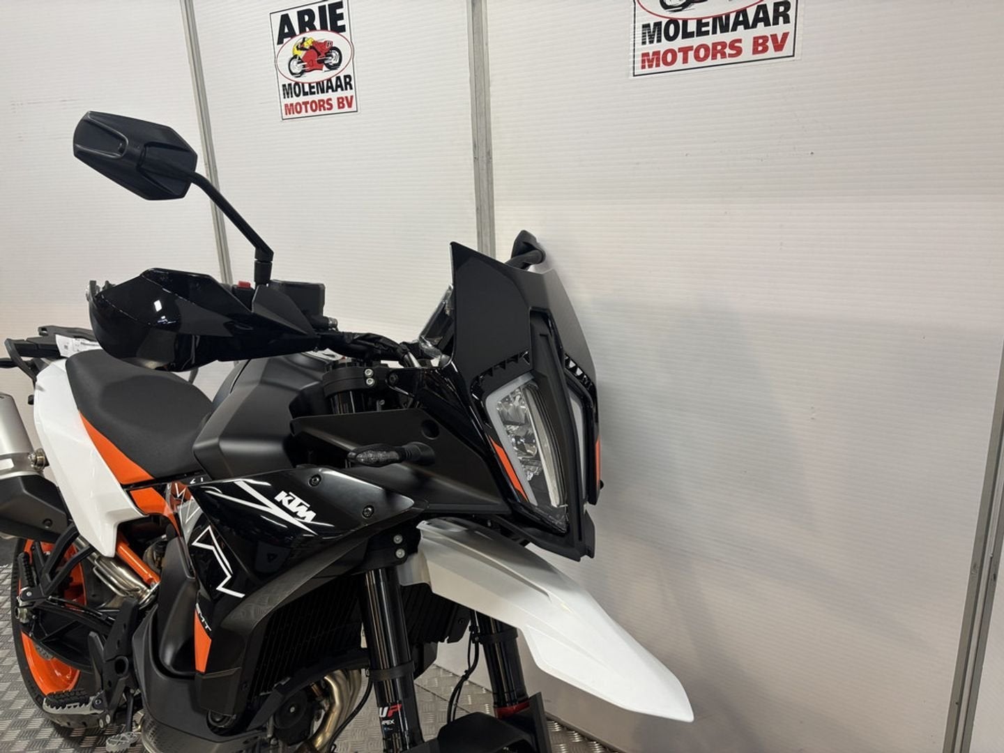 KTM 890 SMT (bj 2024), Motoren, 2 cilinders, KTM, Motorrijbewijs A, Onbekend