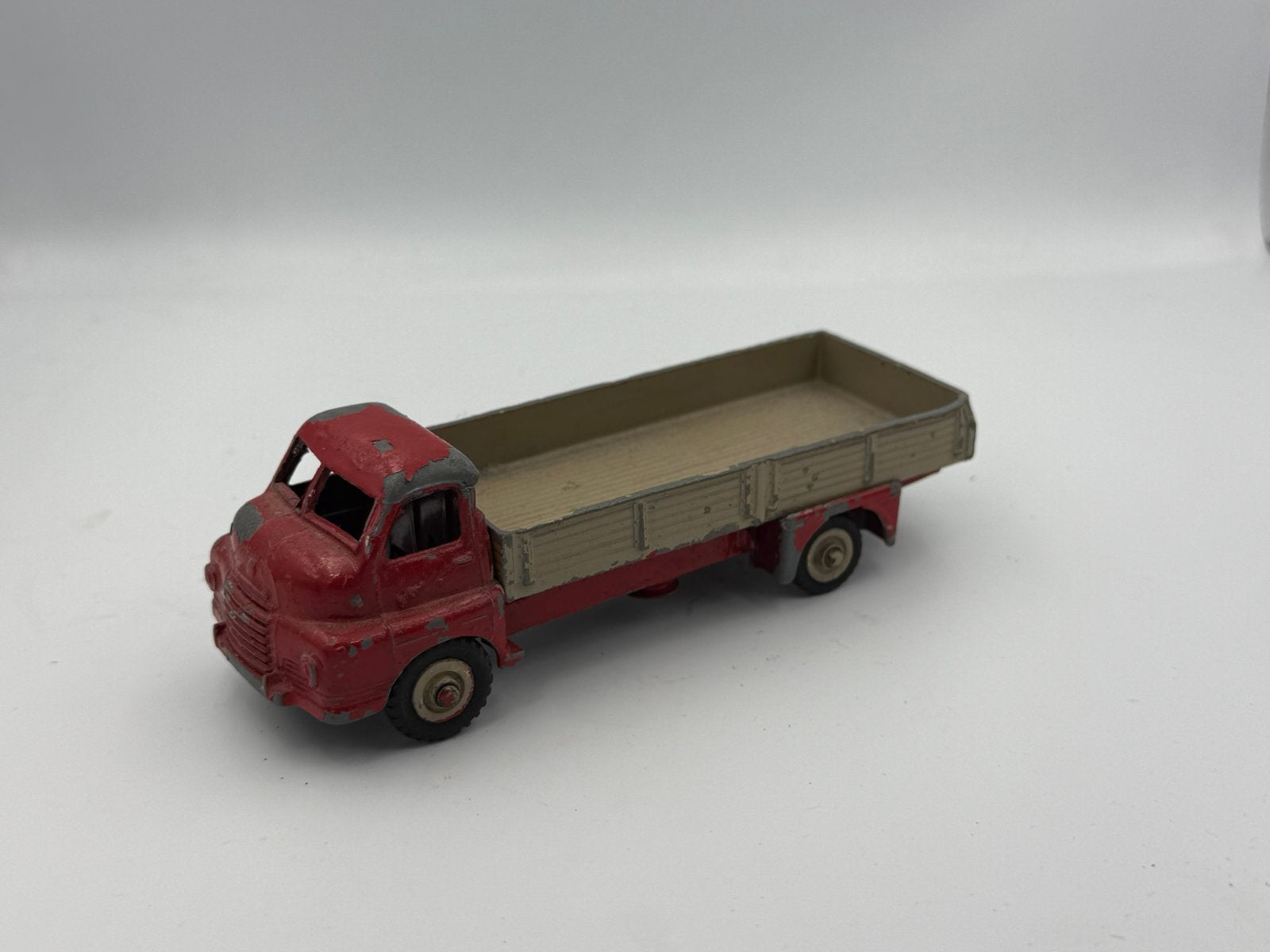 Dinky Toys Big Bedford repainted, Ophalen of Verzenden, Zo goed als nieuw, Bus of Vrachtwagen, Dinky Toys