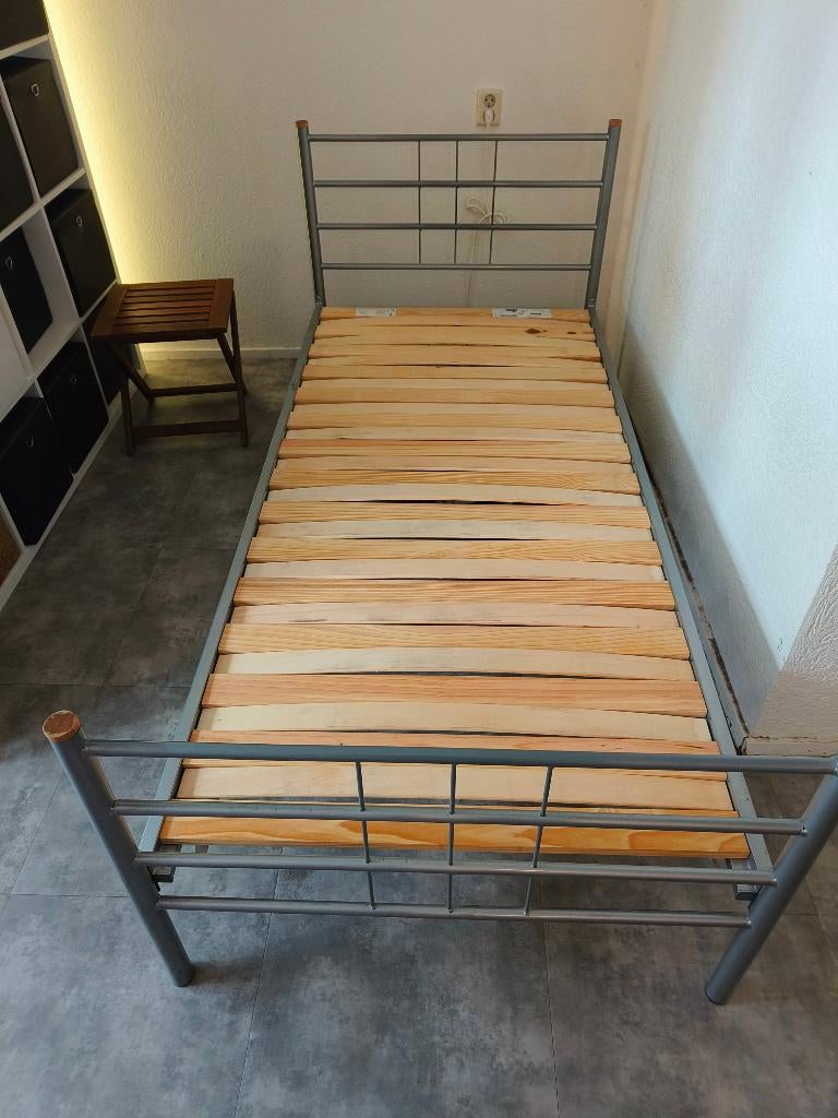 Single bed and thick IKEA mattress, Ophalen, 90 cm, Eenpersoons, Wit
