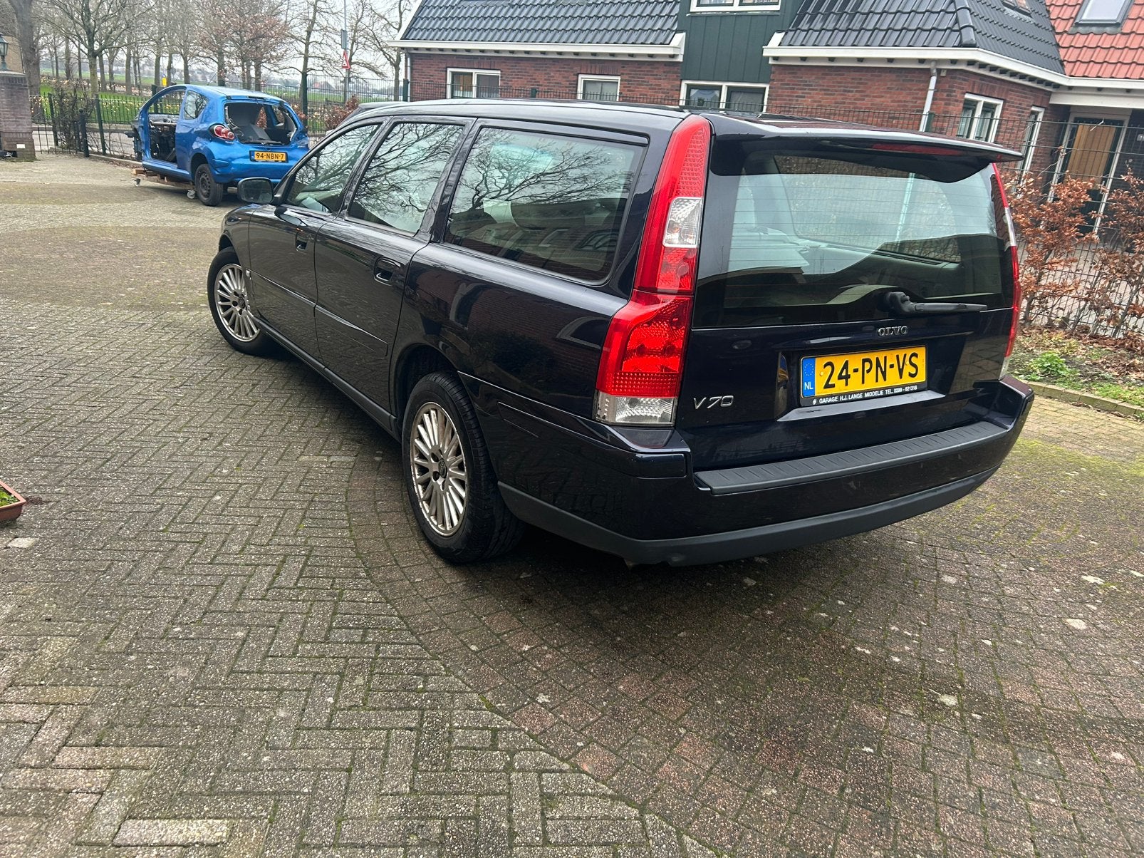Volvo V70 2004 Blauw in onderdelen, Ophalen of Verzenden, Gebruikt, Volvo