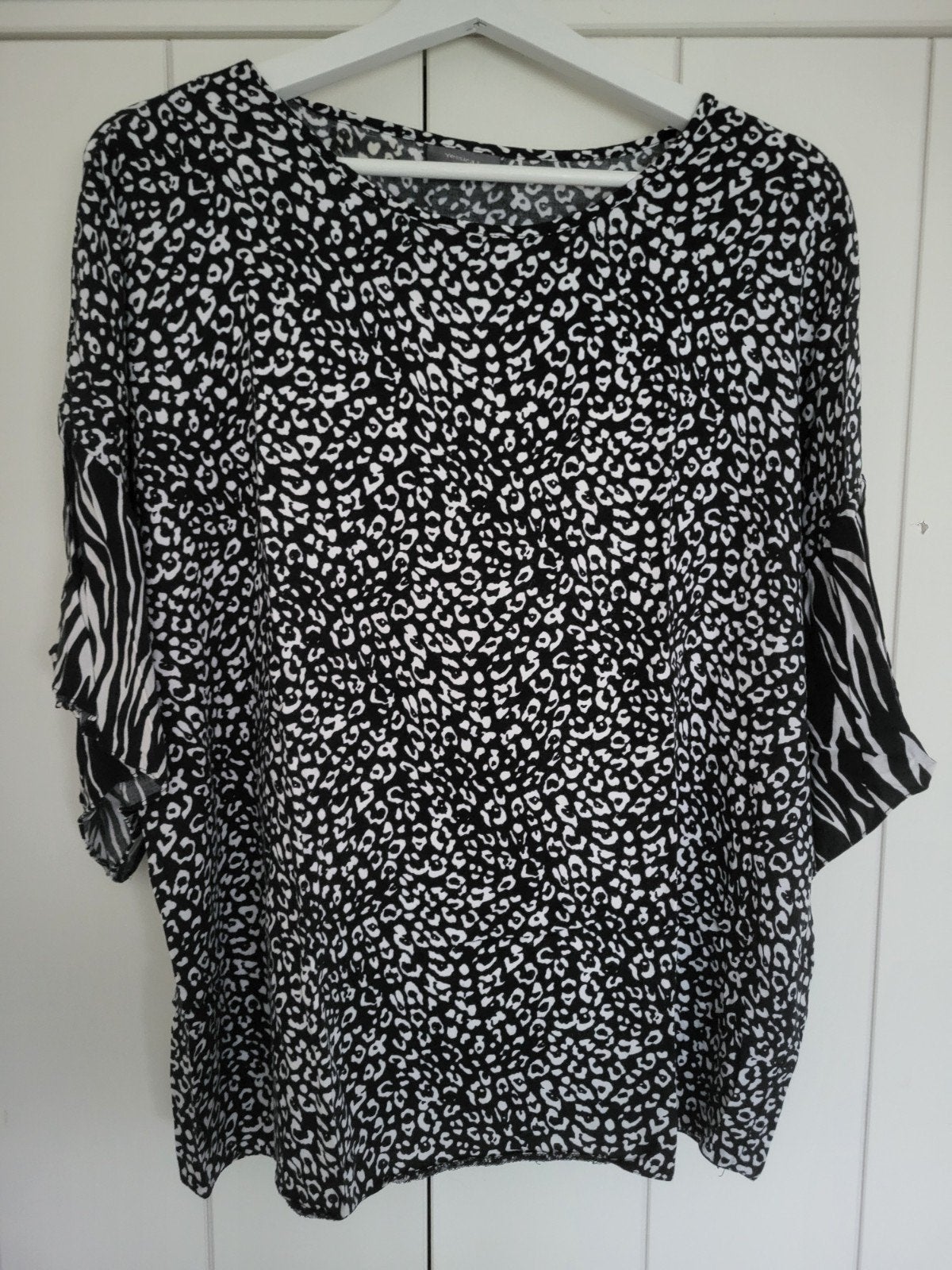 top van C&A Yessica, Kleding | Dames, Tops, Verzenden, Zwart, Maat 42/44 (L), Zo goed als nieuw
