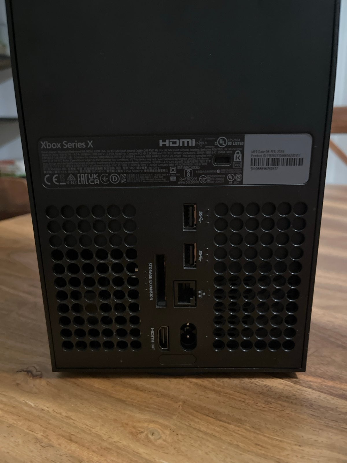 Foto 8 van Xbox Series X met 2 controllers en kabels