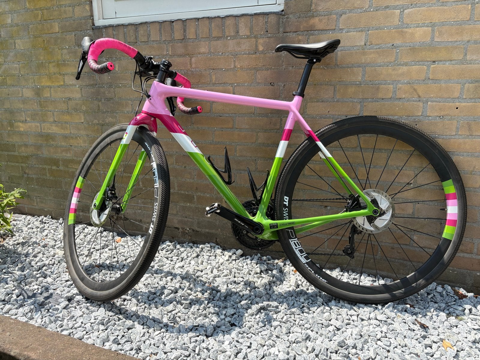 Unieke Gravelbike - Roze/Groen/Wit - Zo goed als nieuw, 28 inch, Heren, Aluminium, Zo goed als nieuw
