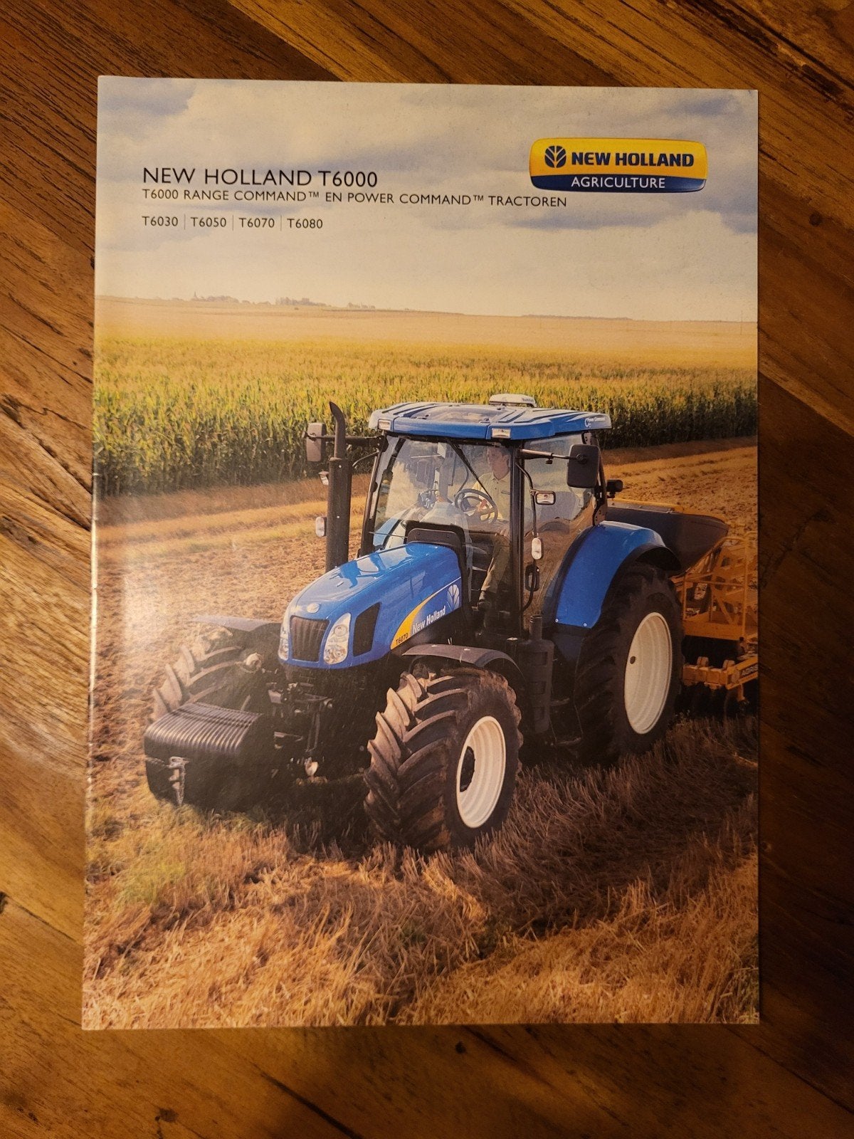 tractor folder New Holland T6000, Boeken, Catalogussen en Folders, Ophalen of Verzenden, Zo goed als nieuw