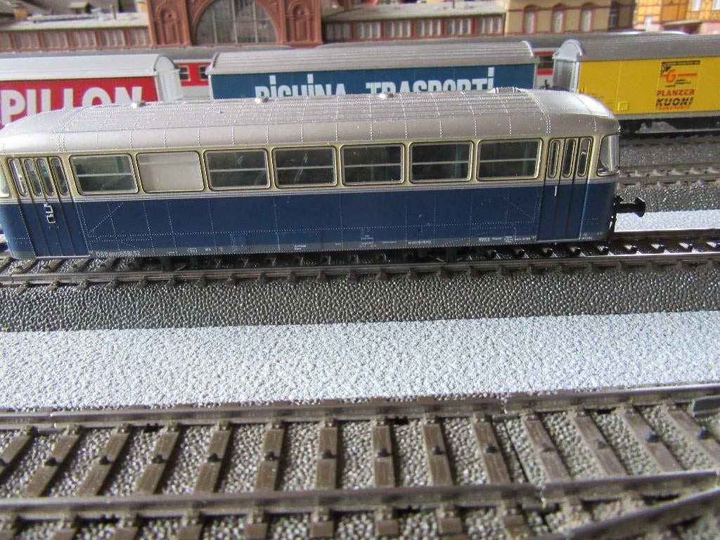 TRIX OBB RAILBUS TUSSENRYTUIG, Hobby en Vrije tijd, Modeltreinen | H0, Gelijkstroom, Wagon, Ophalen of Verzenden, Zo goed als nieuw