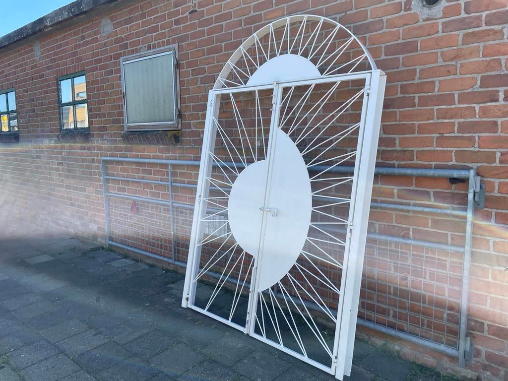Uniek Sierhekwerk met Poort - Wit Metaal, Met poort, Gebruikt, Ophalen of Verzenden, Sierhekwerk