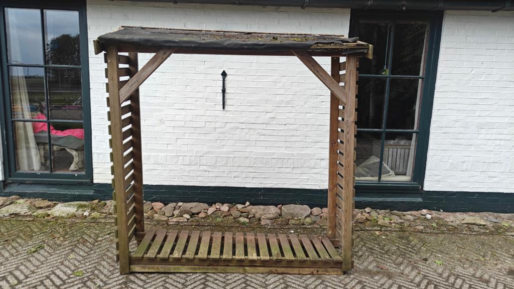 Houten houtopslag / houtrek voor brandhout, Minder dan 3 m³, Ophalen, Overige houtsoorten, Blokken