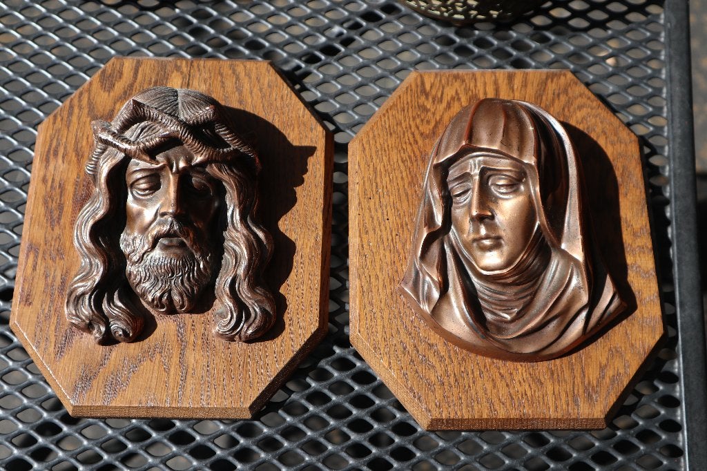 Jezus en Maria koper op hout wanddecoratie plaquette, Antiek en Kunst, Ophalen of Verzenden, Koper