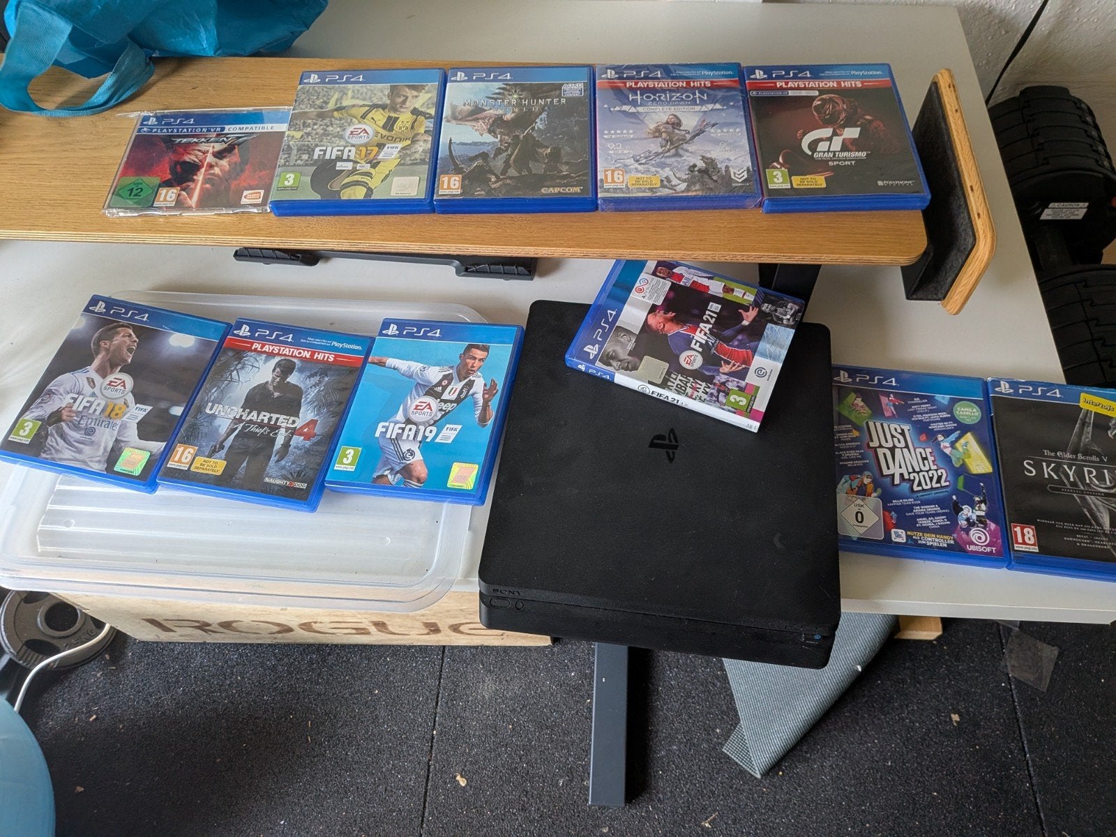 PlayStation 4 Slim met 10 games en 2 controller, Ophalen, Met 1 controller, Slim, 500 GB