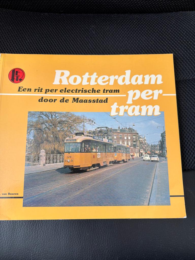 Rotterdam per tram: Een rit door de Maasstad, Boeken, Ophalen of Verzenden, Zo goed als nieuw