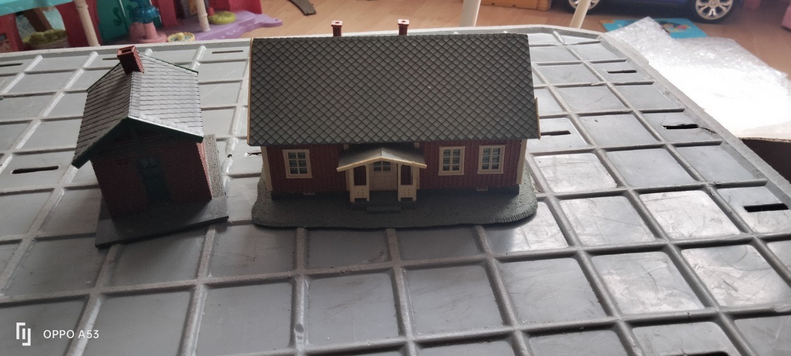 Seinhuisje en Zweeds huisje ho, Hobby en Vrije tijd, Modeltreinen | H0, Ophalen of Verzenden