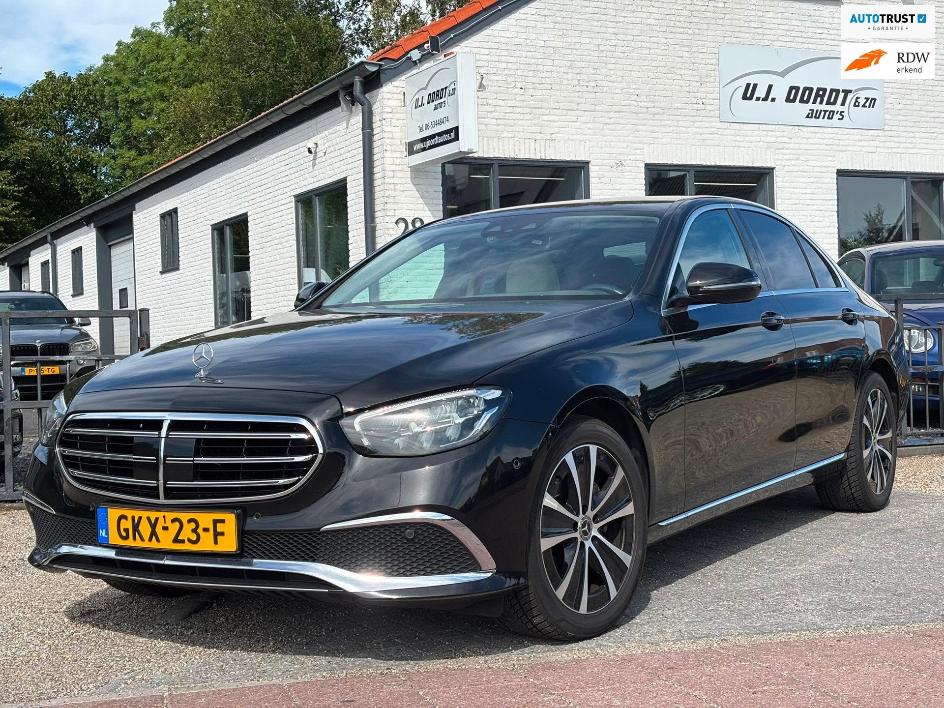 Mercedes-Benz E-klasse 220 d 4MATIC Avantgarde,luchtvering a, Auto's, Dealer onderhouden, Gebruikt, 4 cilinders, Zwart