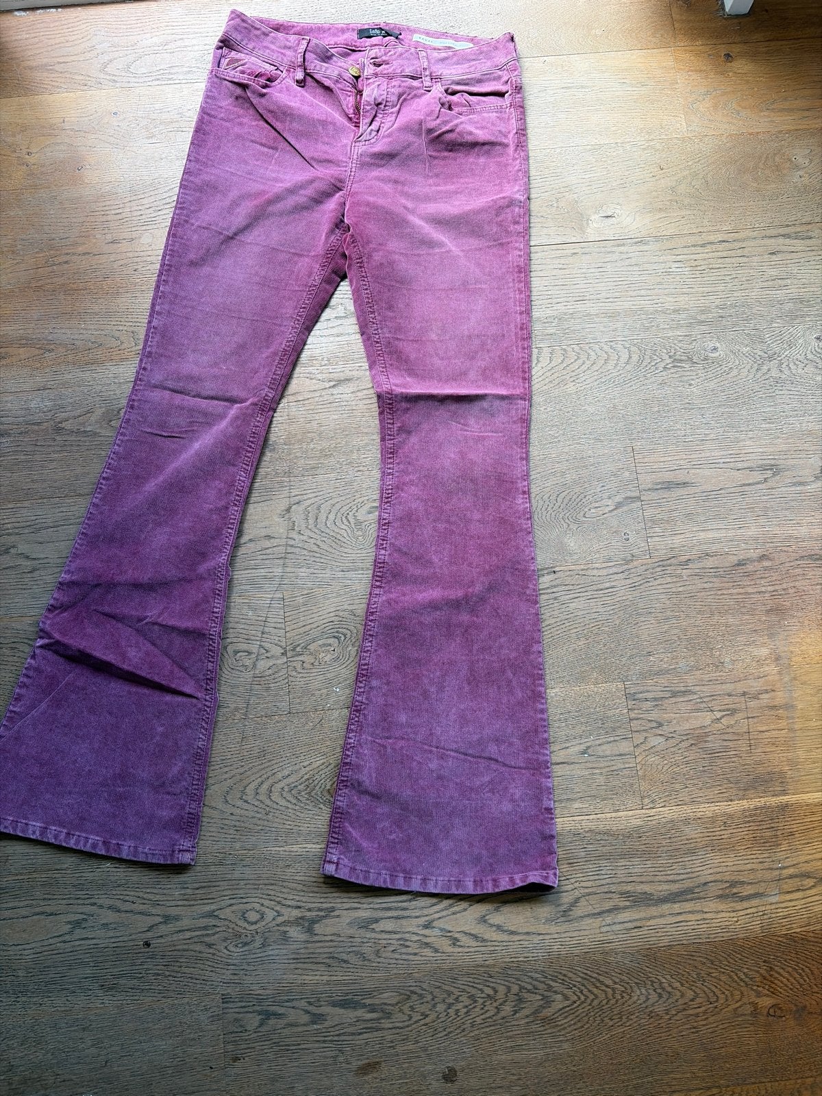 Lois Raval Flared Corduroy Broek - Maat 36 (S), Kleding | Dames, Broeken en Pantalons, Verzenden, Paars, Zo goed als nieuw, Maat 36 (S)