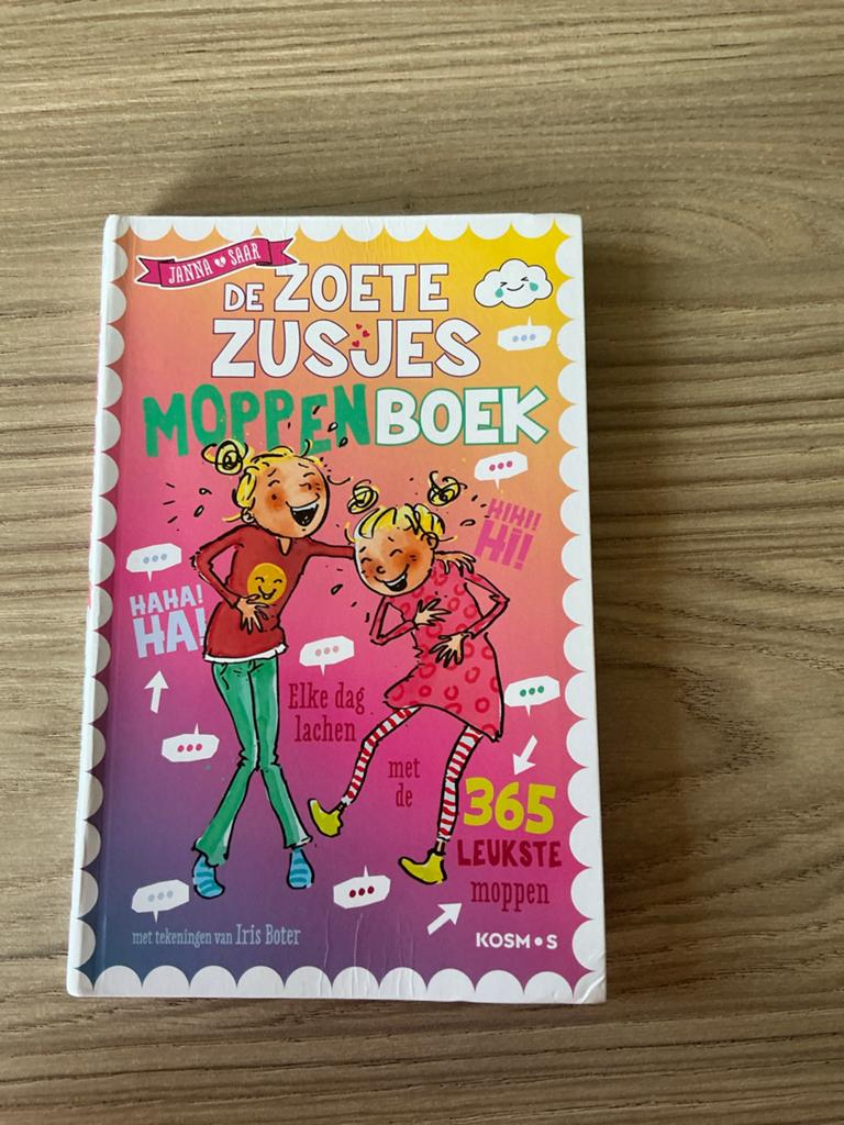De Zoete Zusjes Moppenboek - 365 moppen, Boeken, Ophalen of Verzenden, Zo goed als nieuw, Moppen