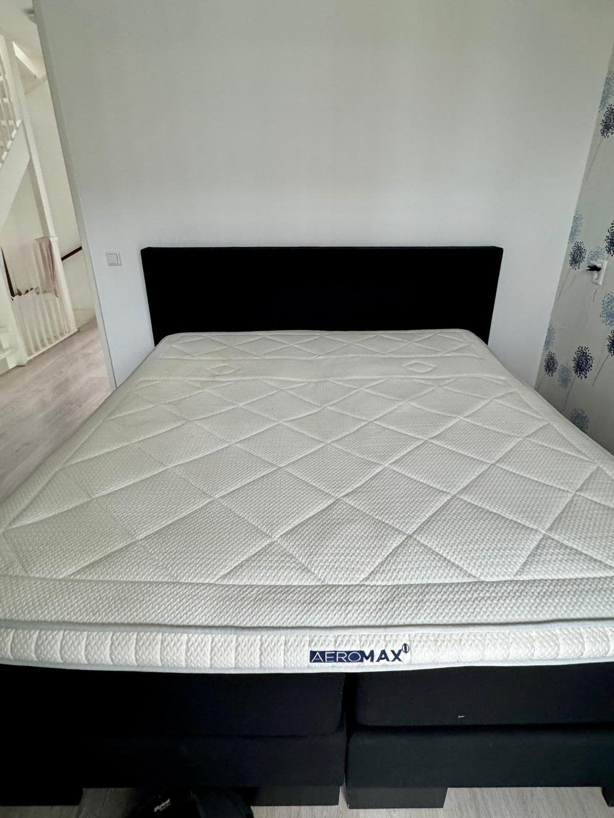 Swiss Sense Boxspring 180x200 met Aeromax topper, Ophalen, Gebruikt, Zwart, Tweepersoons