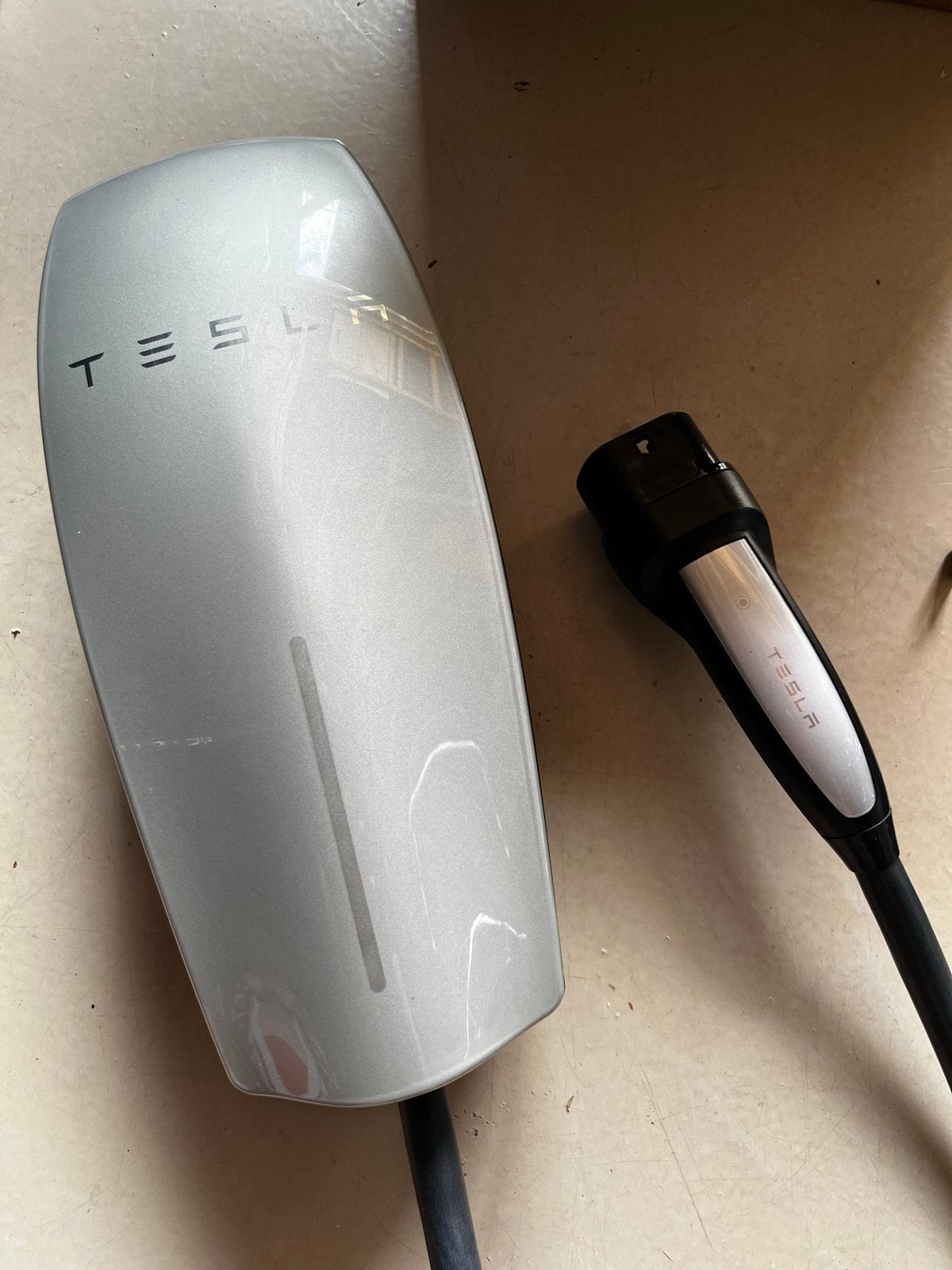 Tesla Gen 1 Wall Connector Laadpaal (7 meter kabel), Ophalen of Verzenden, Zo goed als nieuw, Laadpaal