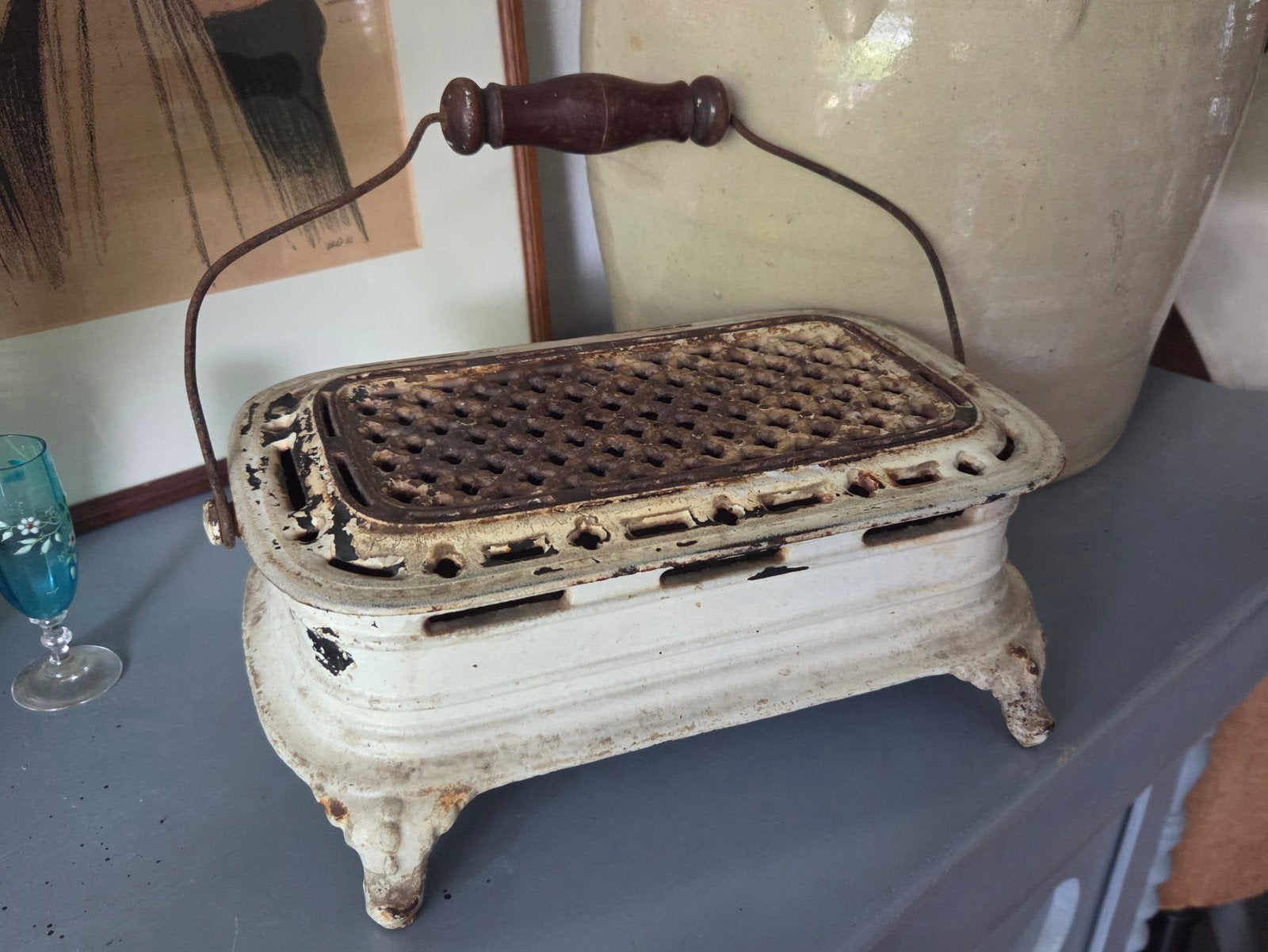 Grote Brocante oude gietijzeren Franse rechaud met houten ha, Ophalen of Verzenden