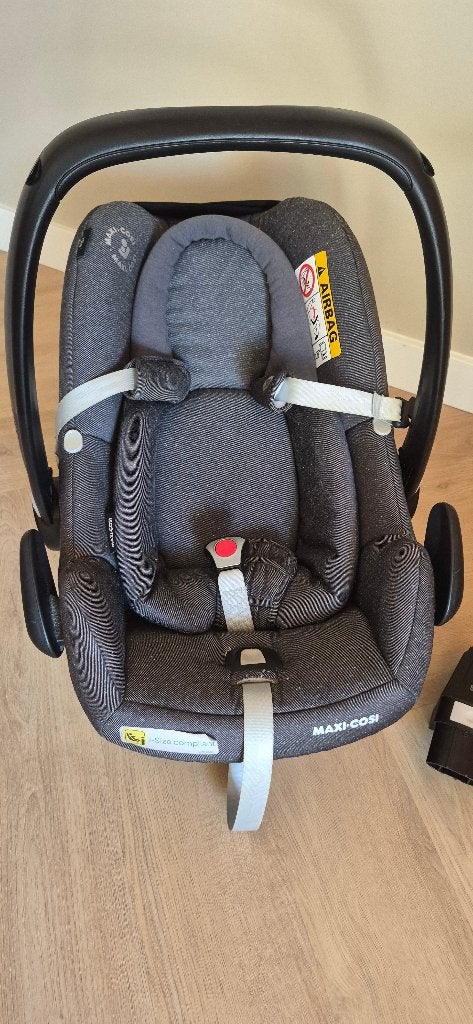 Maxi-Cosi autostoel + Isofix en adapters, Ophalen, Autogordel of Isofix, Gebruikt, 0 t/m 13 kg