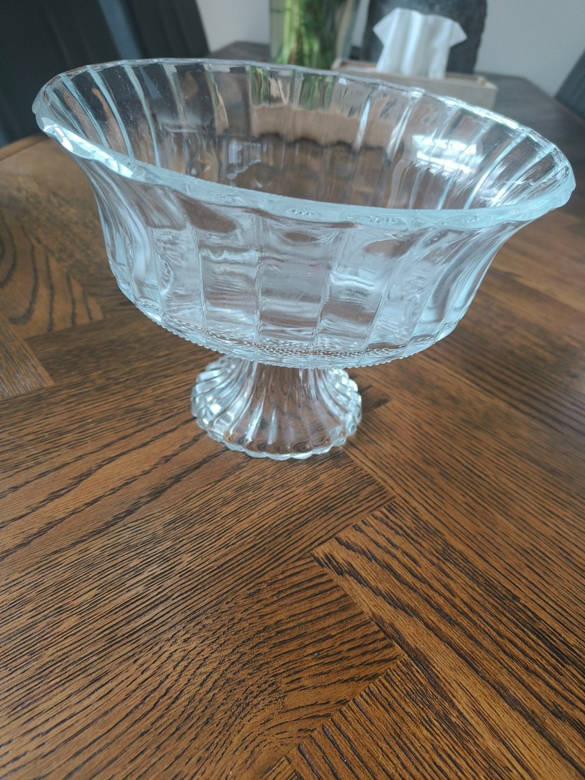Mooie glazen fruitschaal op voet €5, Ophalen of Verzenden