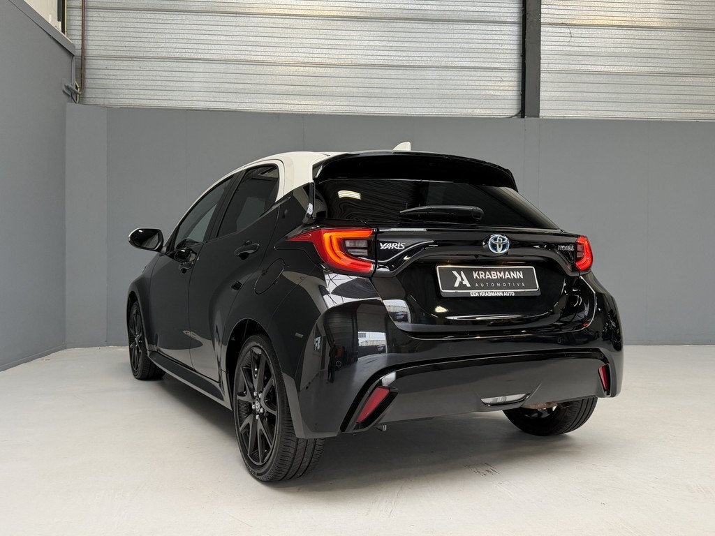 Toyota Yaris 1.5 Hybrid Executive Bi-Tone|HUD|Blindspot|Came, 450 kg, Gebruikt, 1490 cc, Bedrijf