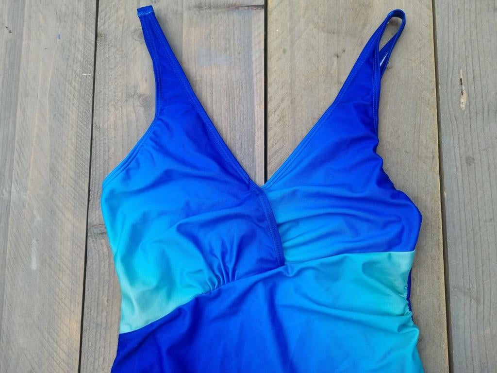 Nieuw badpak in prachtige blauwtinten, maat L., Kleding | Dames, Badmode en Zwemkleding, Ophalen of Verzenden, Nieuw, Blauw, Badpak