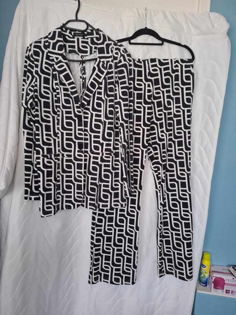 Mooi pak van Pescara, Kleding | Dames, Jasjes, Kostuums en Pakken, Kostuum of Pak, Zwart, Maat 46/48 (XL) of groter, Pescara