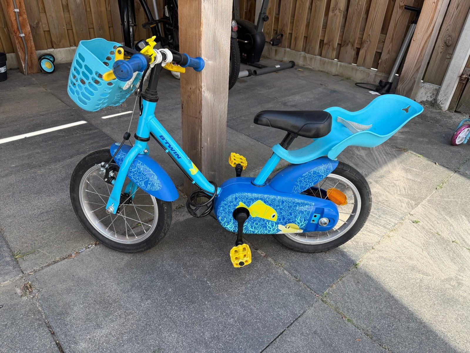 Decathlon 16 inch kinderfiets met zijwieltjes, Fietsen en Brommers, Ophalen, Zijwieltjes, 16 tot 20 inch, Gebruikt